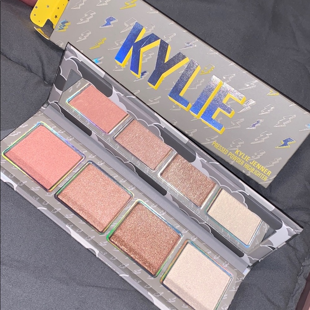 Kylie cosmetics pressed highlighter